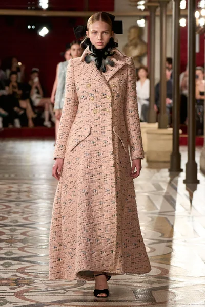 Look 11